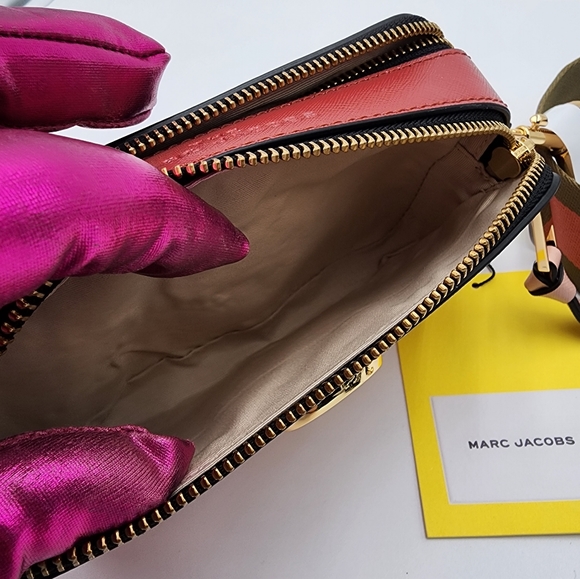 SOLD!!  Marc Jacobs The Snapshot Crossbody Bag, Saffiano Leather, Dust Bag, NWT - Picture 7 of 16